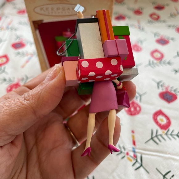 Born to Shop! Hallmark Keepsake Christmas Ornament NEW with box 2004 - Picture 4 of 7